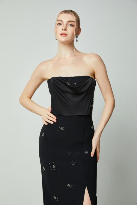 Sleeveless embellished top