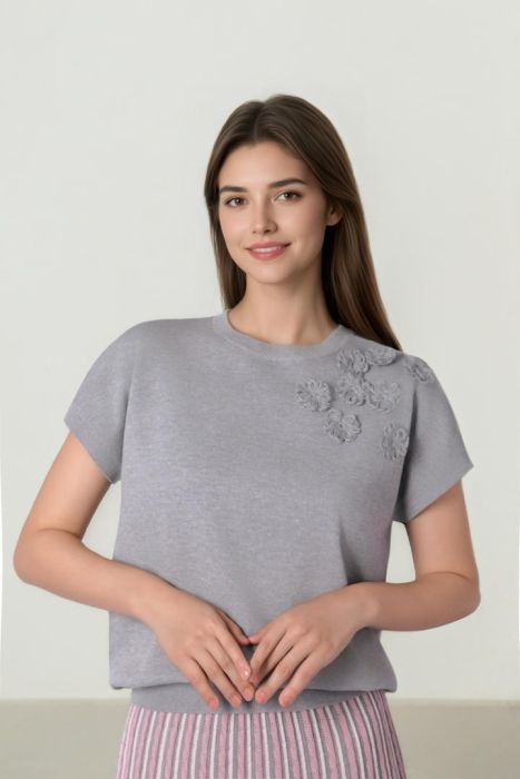 Shoulder Bloom Pullover