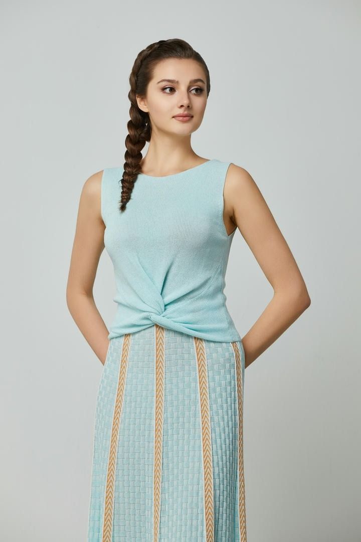 Front Twist Top