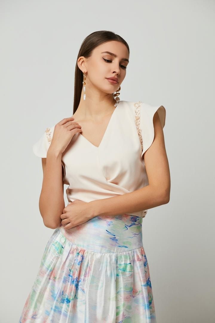 Sparkly details crepe top
