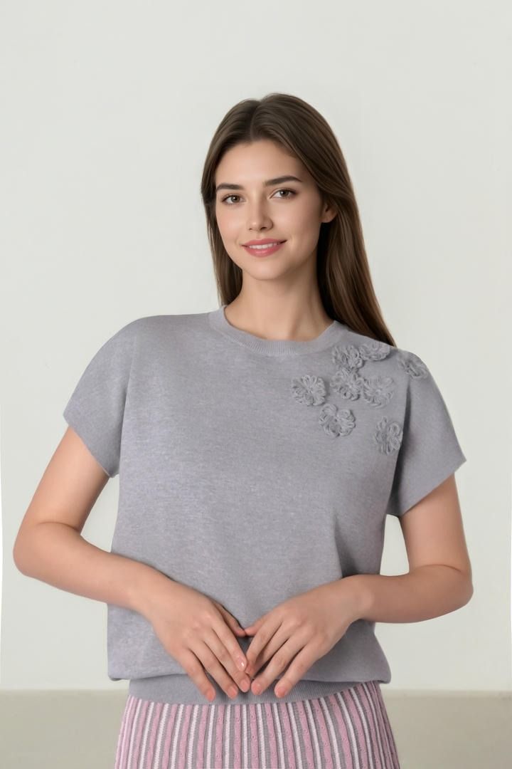 Shoulder Bloom Pullover
