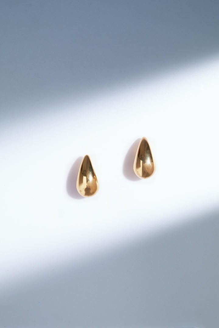 Tear drop silver earrings