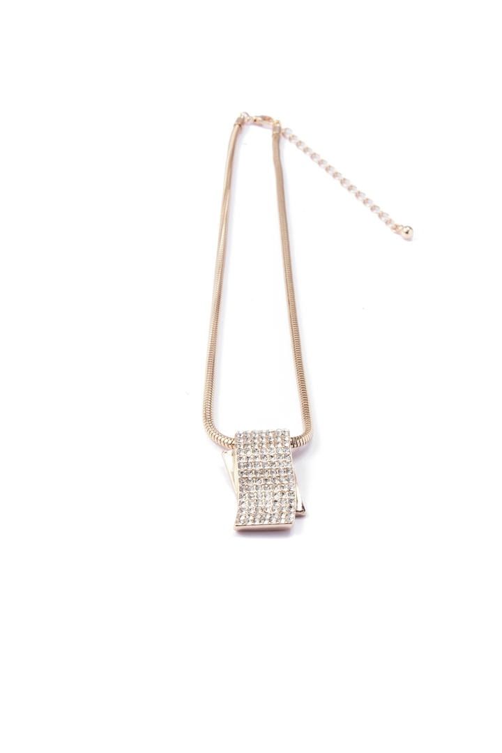 pendant detail necklace