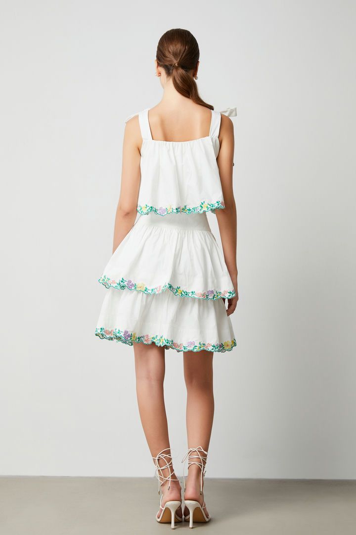 Embroidery hem skirt