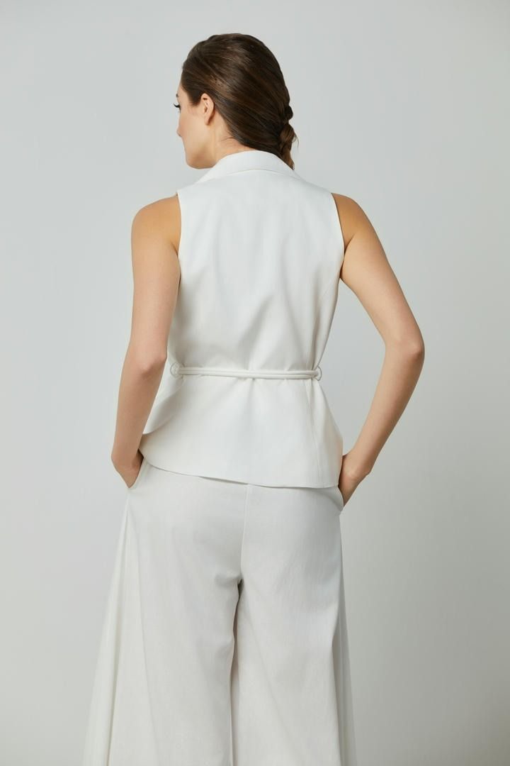 Collared neck vest