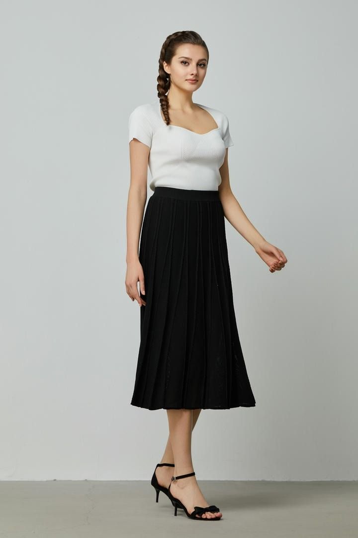 Textured Elegance Knit Skirt