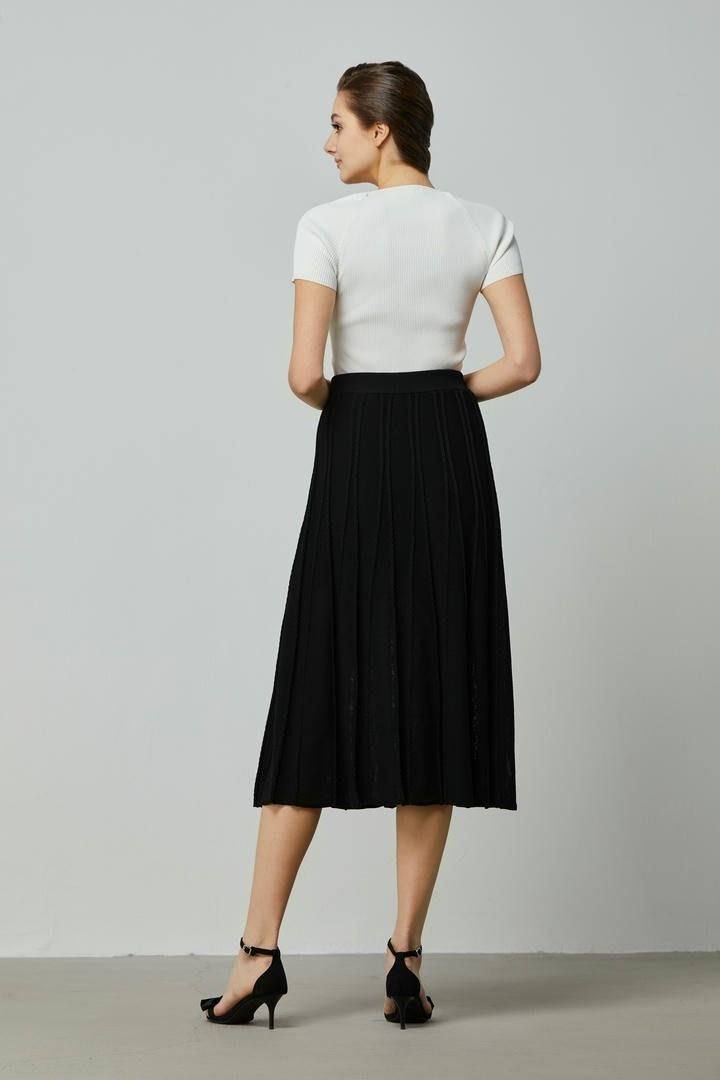 Textured Elegance Knit Skirt