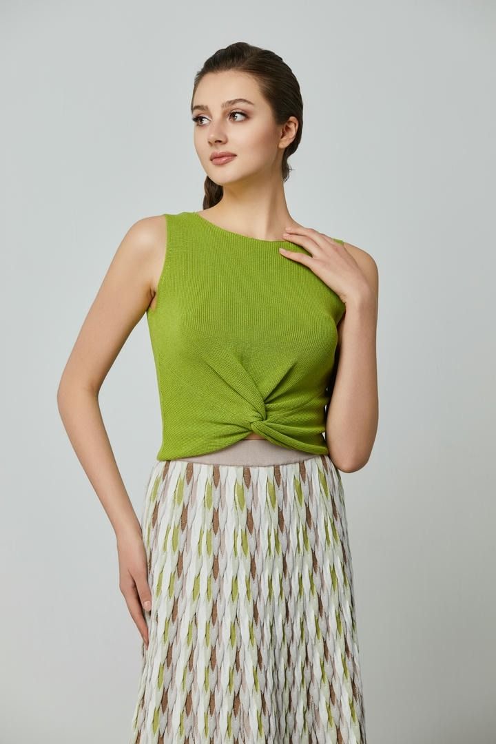 Front Twist Top