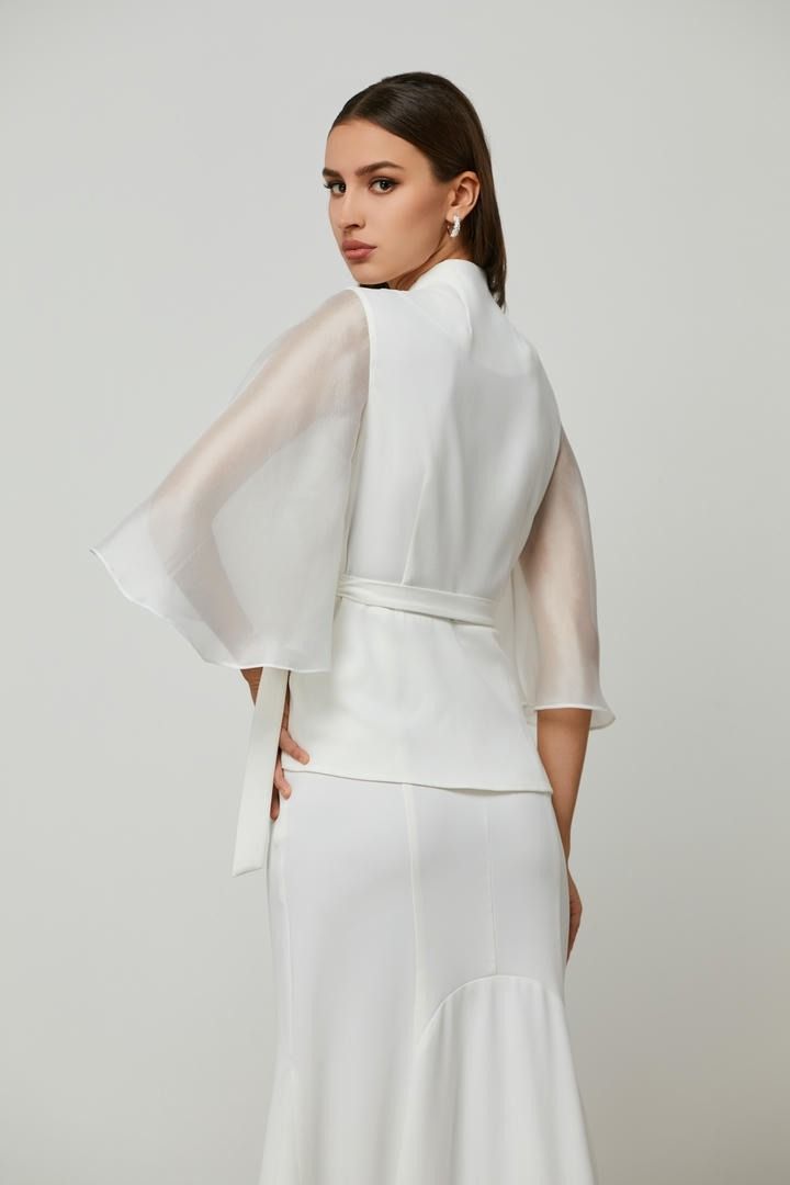 Flower appliqué blouse