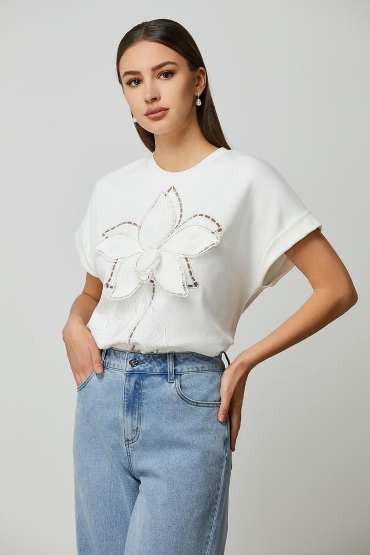 cutout details T-shirt