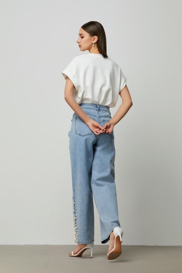 cutout details T-shirt
