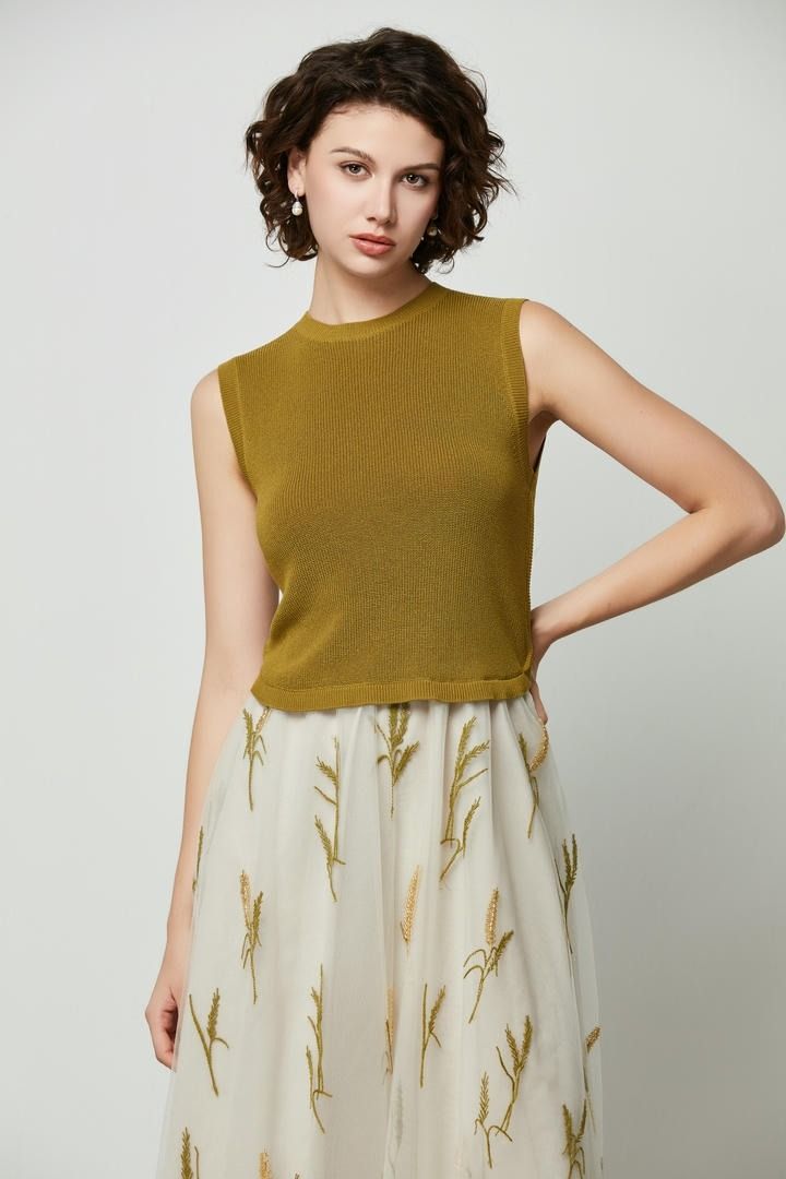 Round Hem Knit Top