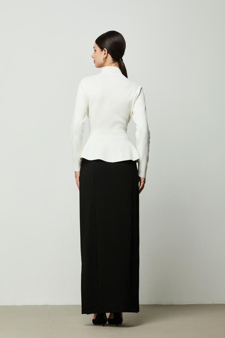 Classic Skirt With Slit