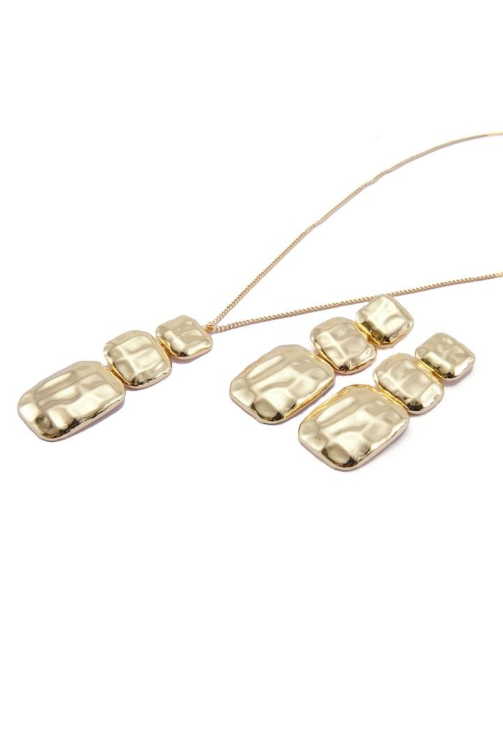 textured gold-tone set