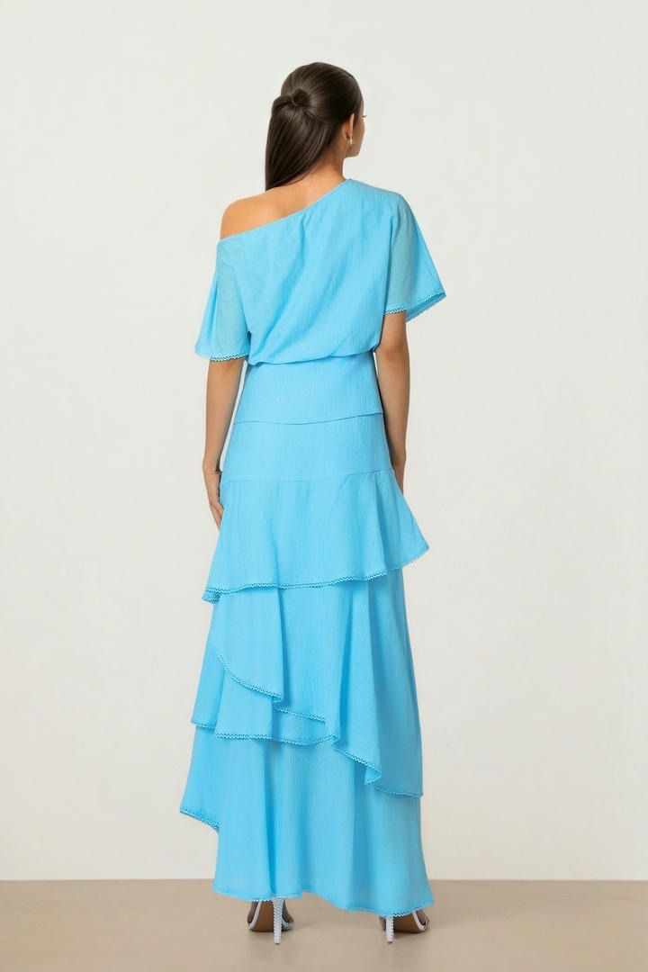تنورة بحواف متموجة