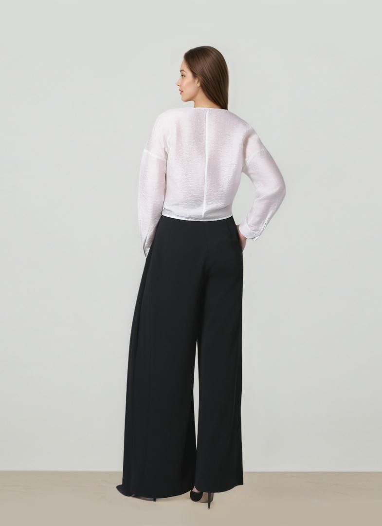 Shirt with knot details