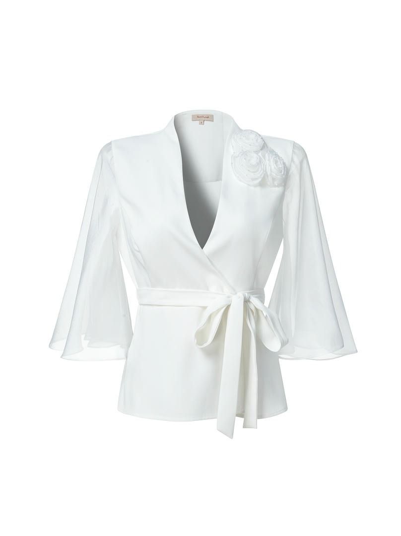 Flower appliqué blouse