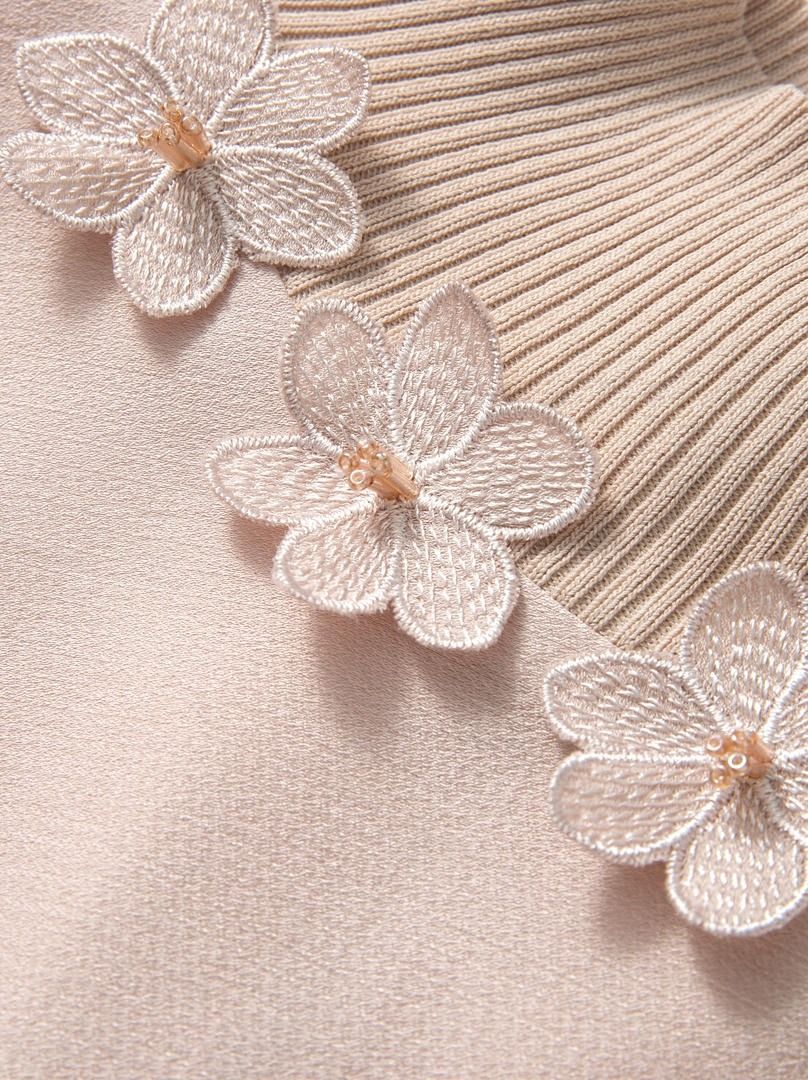 Bloom Neck Top