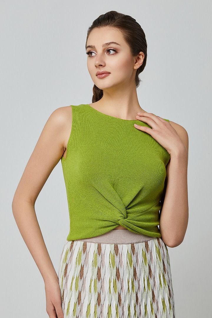 Front Twist Top