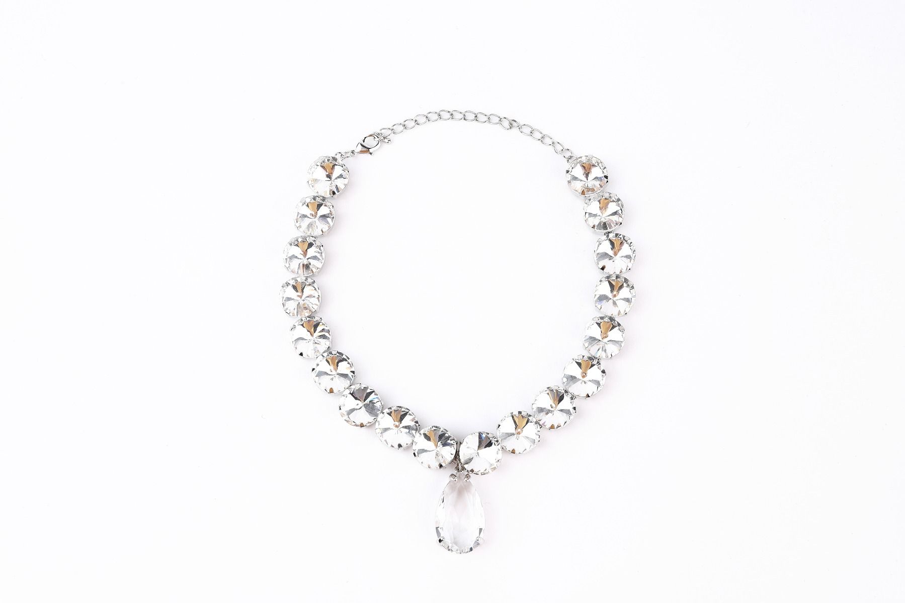 round rhinestone necklace