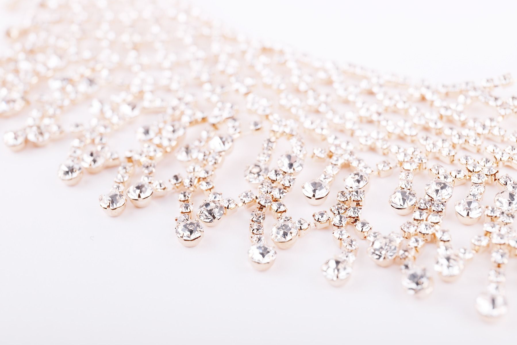 statement crystal choker