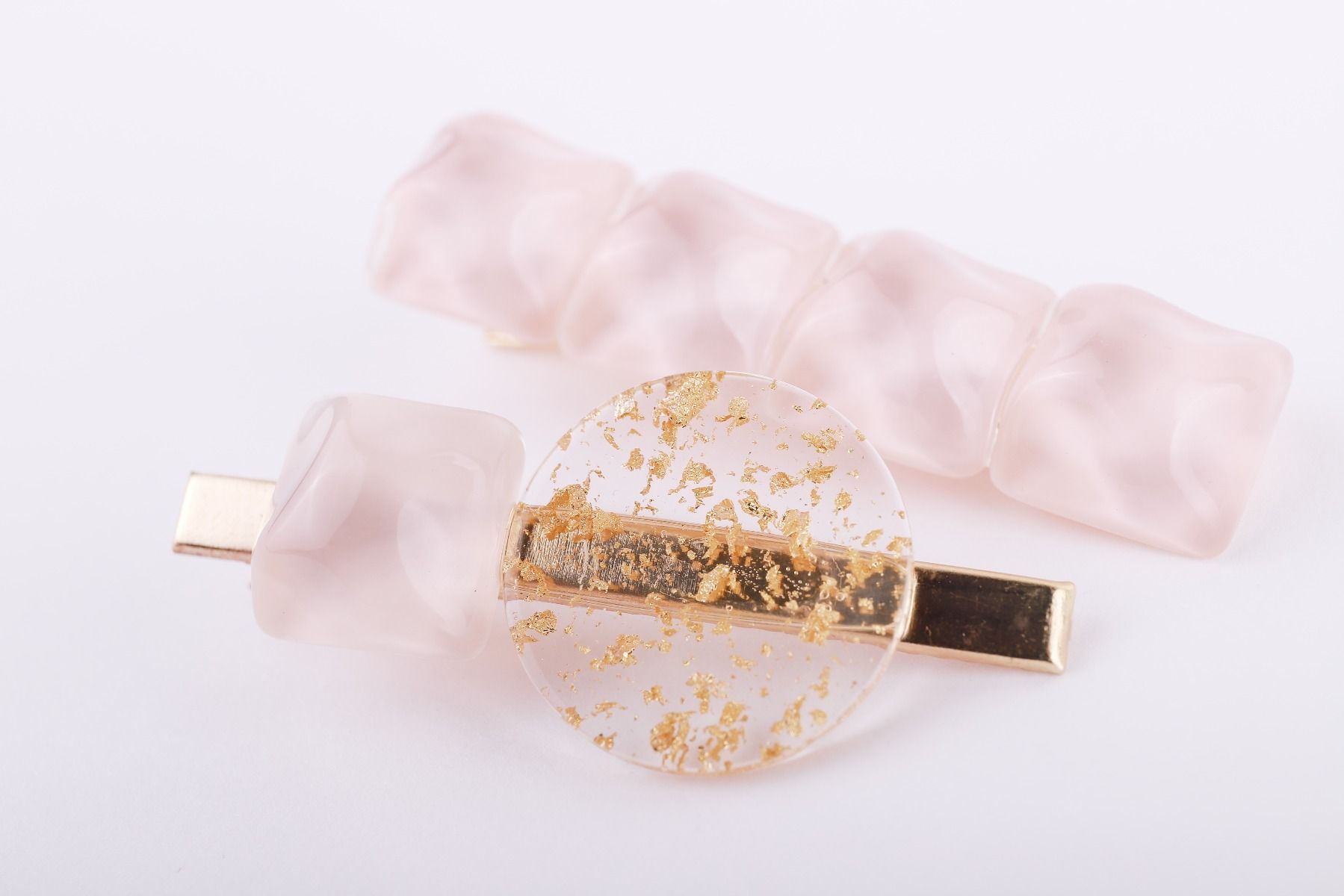 statement hair pen