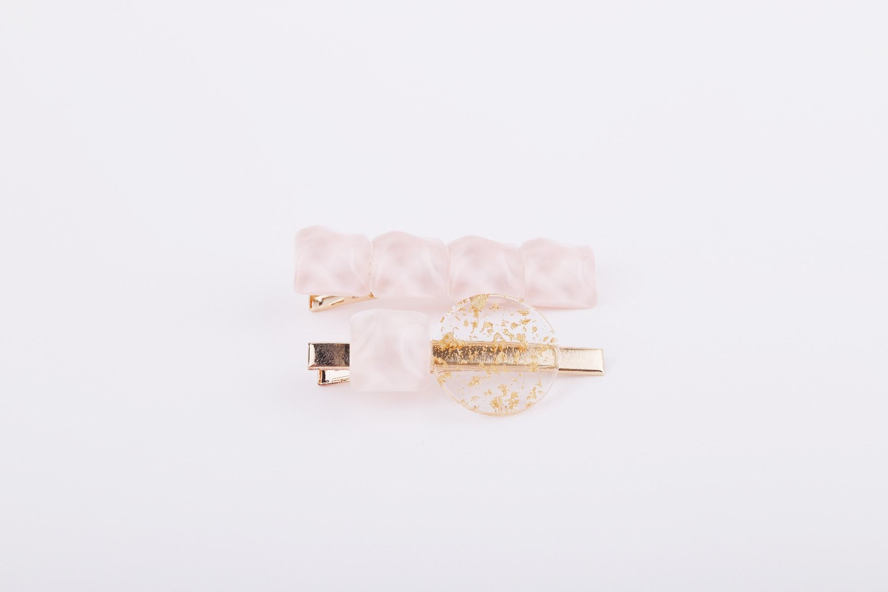 statement hair pen