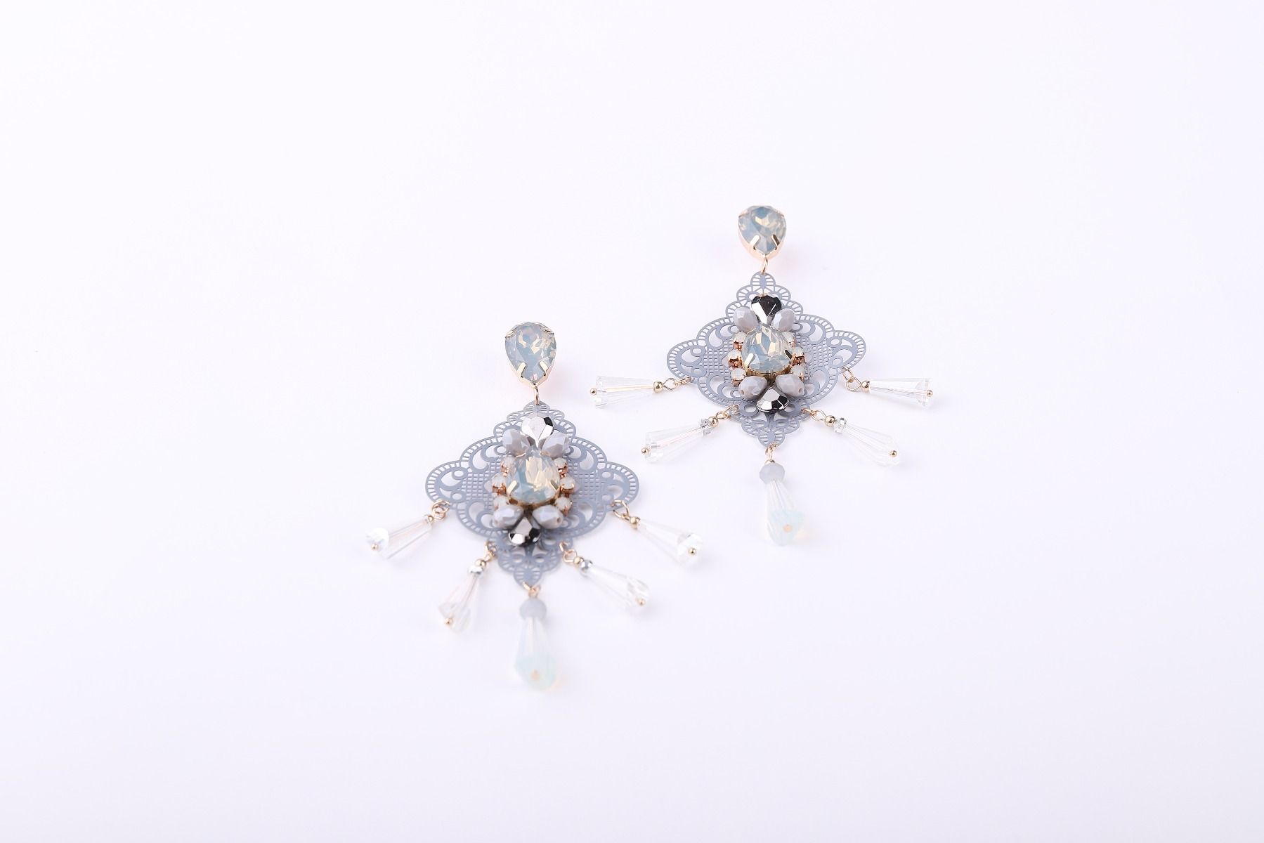 dropping crystals earrings