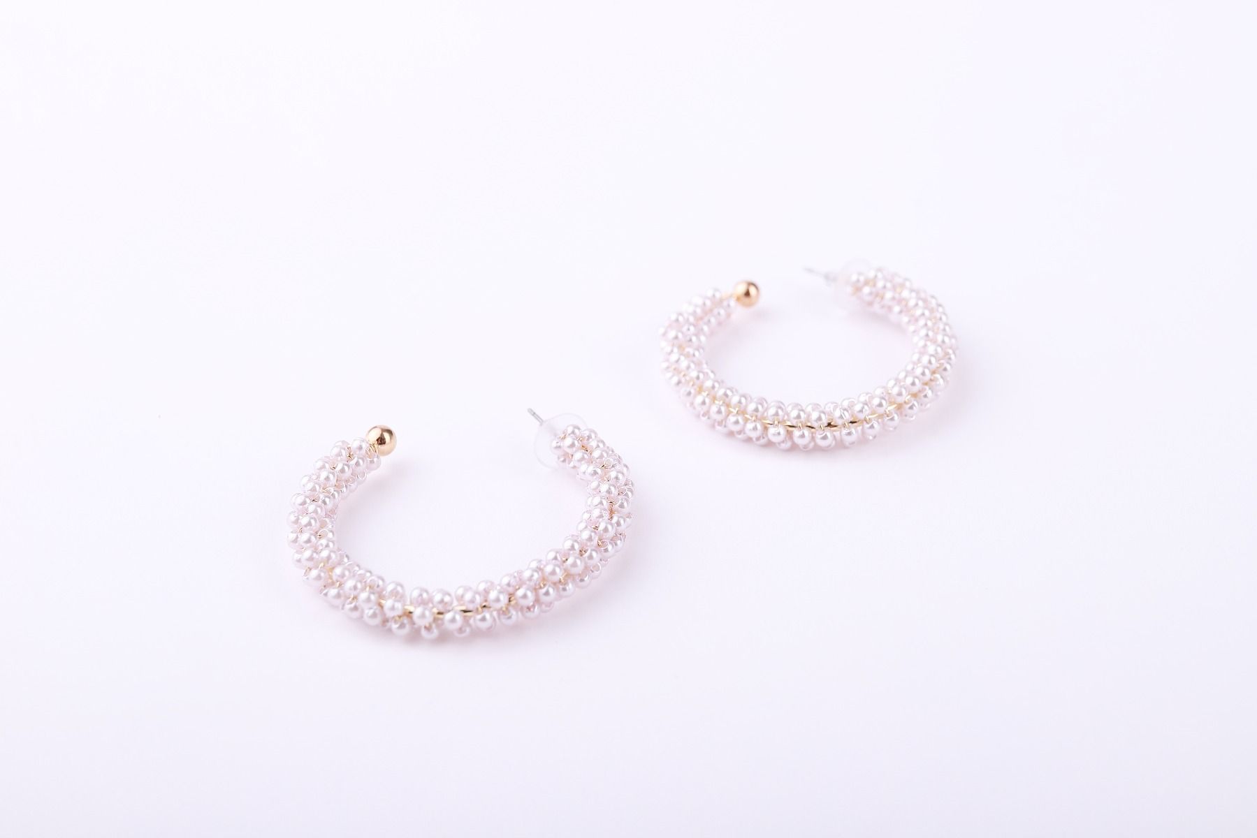 pearls hoop earrings