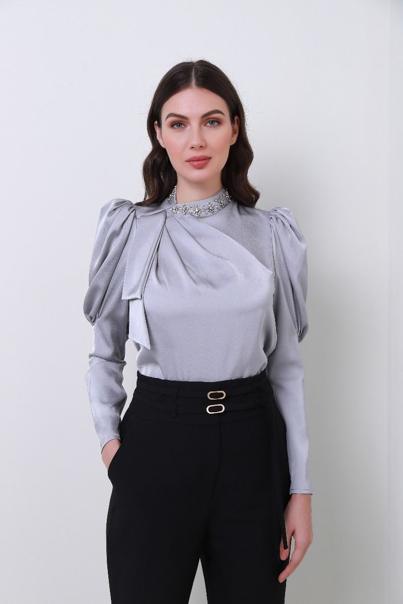 Drape shoulders blouse