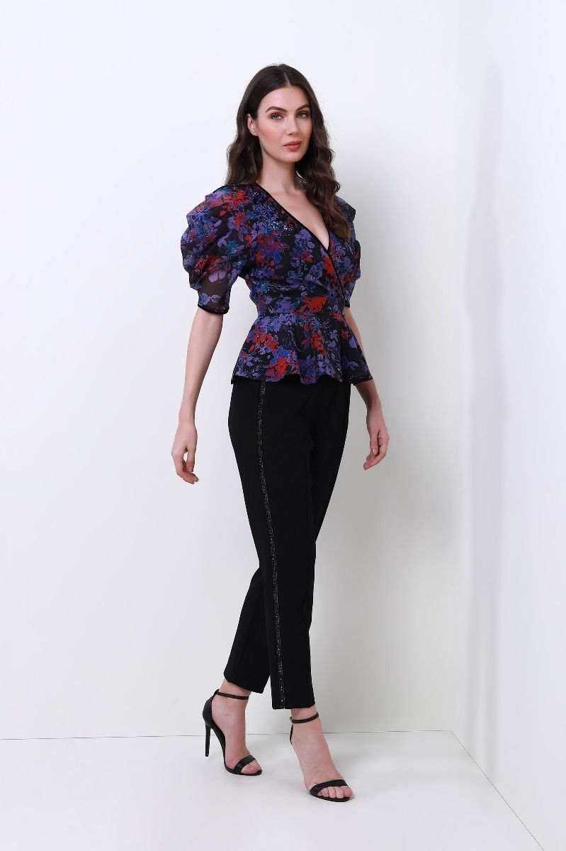 Sides embellishment pants