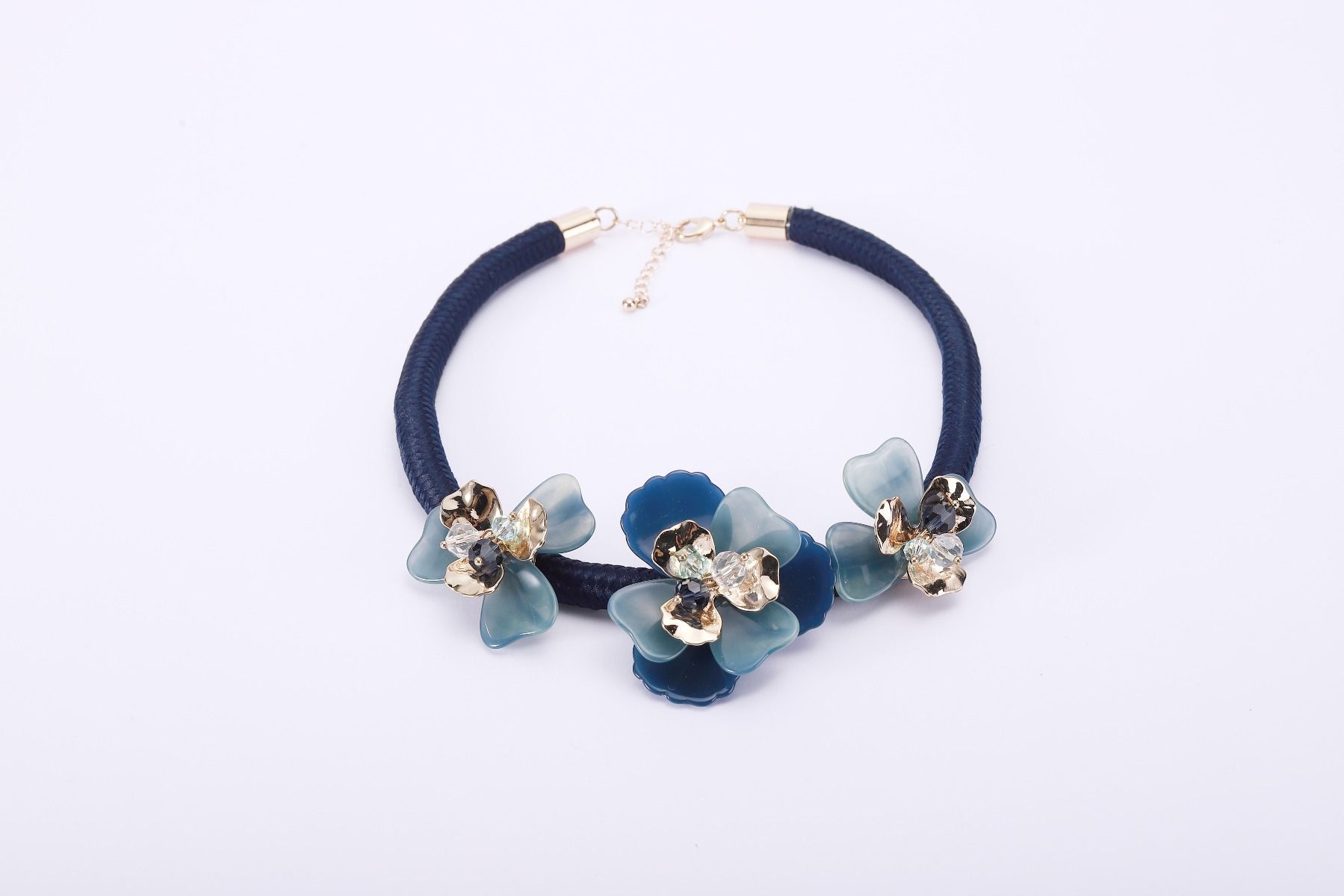 femi9 embellished floral collar
