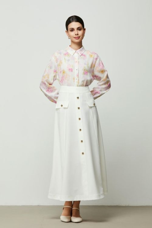 Buttoned Off-White Crepe Skirt